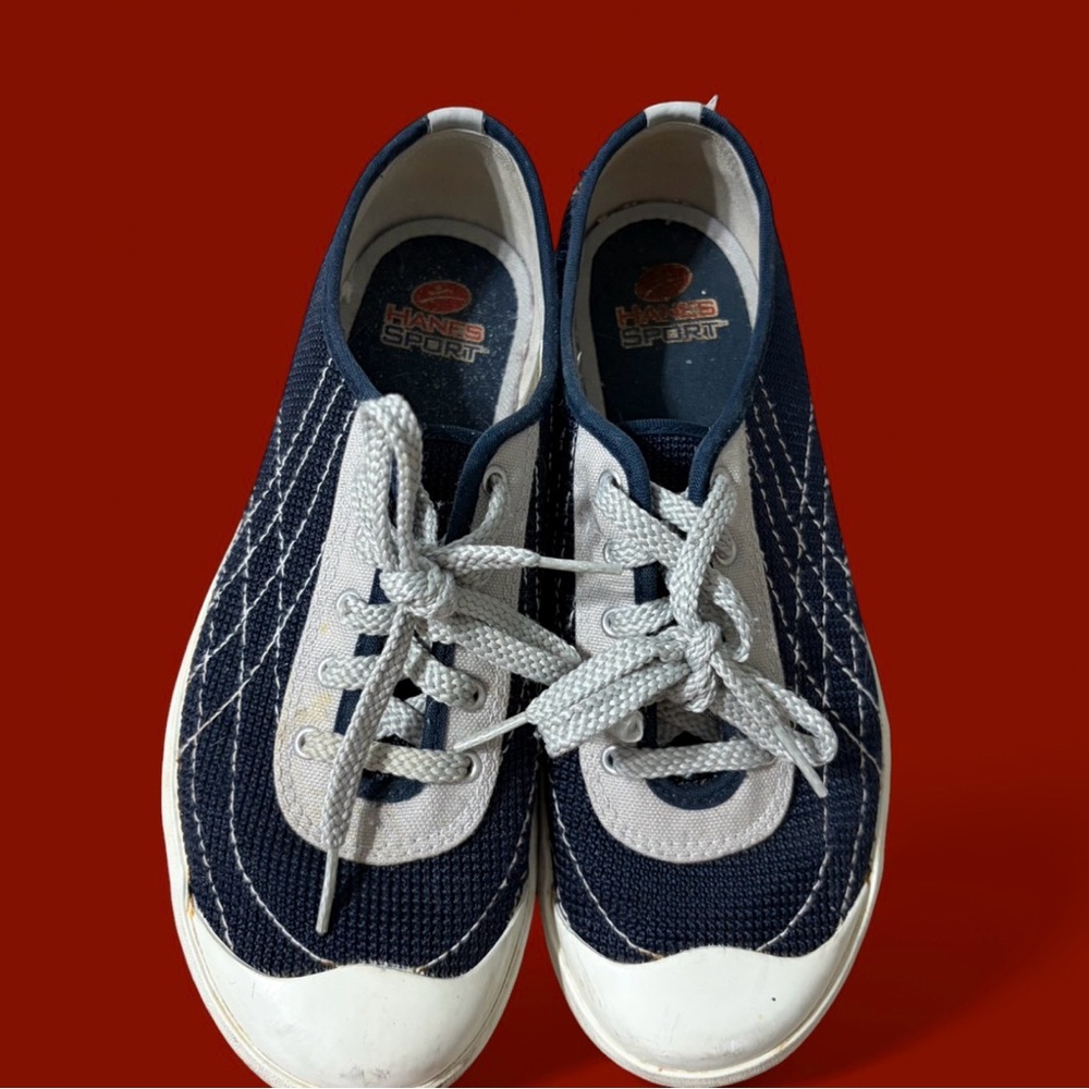 NAVY & WHITE RETRO SNEAKERS